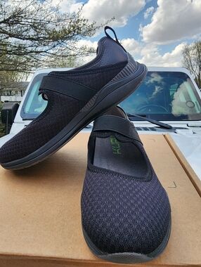 Kuru The Lucy Black Slip-On Sneakers Loafers Discontinued! Support!